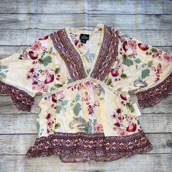 New Angie Top Size Large - Picture 1 of 5